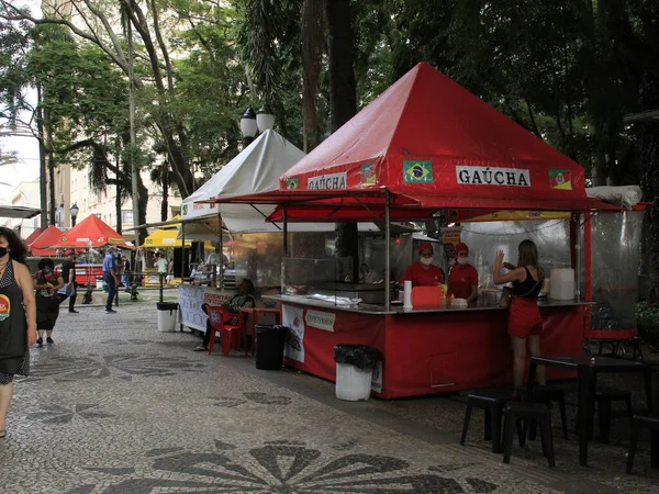 Decoración Navideña Movimiento Peatonal Calcadao Curitiba Diciembre 2021 Curitiba Paraná —  Fotos de Stock