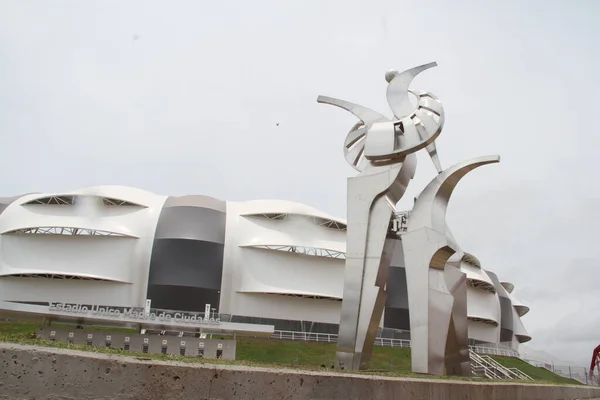 在圣地亚哥德尔埃斯特罗的Unico Madre Cuidades体育场前的马拉多纳雕像 2021年12月13日 阿根廷圣地亚哥 德尔埃斯特罗 马拉多纳的雕像 就在圣地亚哥德尔埃斯特罗的Unico Madre Cuidades体育场前 — 图库照片