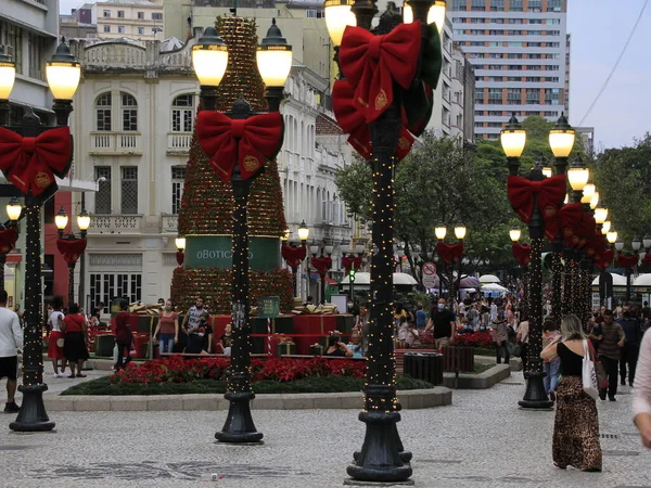 Decoração Natal Movimento Pedestre Calcadao Curitiba Dezembro 2021 Curitiba Paraná — Fotografia de Stock