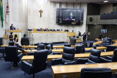 83. ve 87. sıra dışı oturum 5G oylamasında Sao Paulo Belediye Meclisi 'nde. 14 Aralık 2021 'de, Sao Paulo, Brezilya: Belediye meclisinde konu hakkındaki tartışma, Joao Doria' nın yönetiminden beri sürüncemede.) 