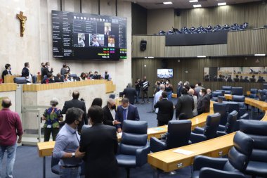 83. ve 87. sıra dışı oturum 5G oylamasında Sao Paulo Belediye Meclisi 'nde. 14 Aralık 2021 'de, Sao Paulo, Brezilya: Belediye meclisinde konu hakkındaki tartışma, Joao Doria' nın yönetiminden beri sürüncemede.) 