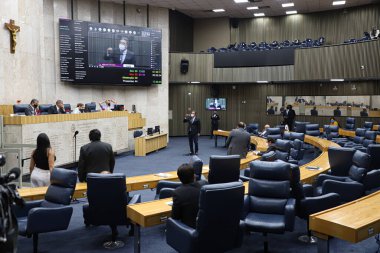 83. ve 87. sıra dışı oturum 5G oylamasında Sao Paulo Belediye Meclisi 'nde. 14 Aralık 2021 'de, Sao Paulo, Brezilya: Belediye meclisinde konu hakkındaki tartışma, Joao Doria' nın yönetiminden beri sürüncemede.) 