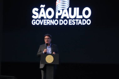 Sao Paulo Valisi tarafından duyurulan 210 şehir için 400 milyon dolarlık kaynak. 16 Aralık 2021, Sao Paulo, Brezilya: Sao Paulo Valisi Joao Doria, 210 turist şehri için 400 milyon dolarlık kaynak ayrıldığını duyurdu. 