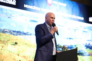 Sao Paulo Valisi tarafından duyurulan 210 şehir için 400 milyon dolarlık kaynak. 16 Aralık 2021, Sao Paulo, Brezilya: Sao Paulo Valisi Joao Doria, 210 turist şehri için 400 milyon dolarlık kaynak ayrıldığını duyurdu. 