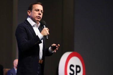 Sao Paulo Valisi tarafından duyurulan 210 şehir için 400 milyon dolarlık kaynak. 16 Aralık 2021, Sao Paulo, Brezilya: Sao Paulo Valisi Joao Doria, 210 turist şehri için 400 milyon dolarlık kaynak ayrıldığını duyurdu. 