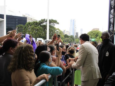 Rahip Reginaldo Manzotti, Curitiba 'daki 18. dayanışma Noel' inde ayini kutluyor. 18 Aralık 2021, Curitiba, Parana, Brezilya: 18. Noel 'de Rahip Reginaldo Manzotti' nin katılımıyla ayinin kutlanması