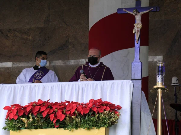 Sacerdote Reginaldo Manzotti Celebra Messa Nel Xviii Natale Solidale Curitiba — Foto Stock