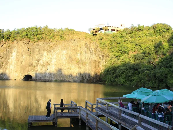 Curitibaの主な観光スポットの1つであるTangua Parkでの動き 2021年12月23日ブラジル パラナ州クリチバ 木曜日に パラナ州のクリチバの主な観光スポットの1つであるタンガ公園での動き — ストック写真