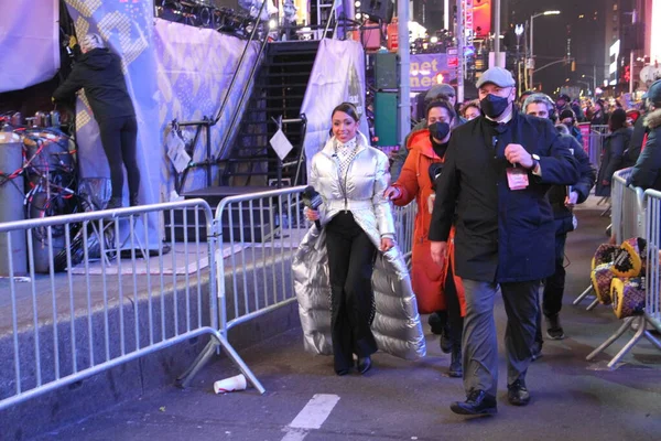 Tuan Rumah Ball Drop Pada Malam Tahun Baru Times Square — Stok Foto