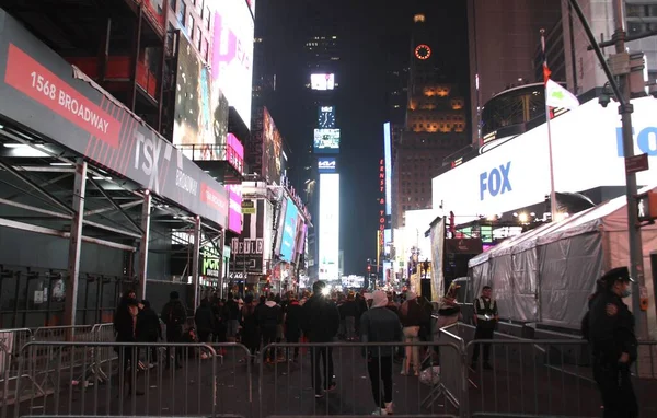 Pallonpudotus Uudenvuodenaattona Times Squarella Joulukuu 2021 New York Usa Väkijoukko — kuvapankkivalokuva