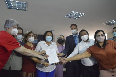 Covid-19 Devlet Yetim Çocukları ve Kurbanların Ergenleri Koruma Programı. 4 Ocak 2022. Brezilya, Rio Grande do Norte, Natal: Vali Maria de Fatima Bezerra (PR) covid-19 yetimlere yardım yasası 