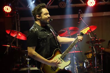 Kır ikilisi Fernando ve Sorocaba Cafe de la Musique de Floripa 'nın film müziğini yönetiyor. 9 Ocak 2021, Florianopolis, Santa Catarina, Brezilya: Fernando ve Sorocaba ikilisi Cafe de la Musique de Floripa 'nın film müziğini yönetiyor.