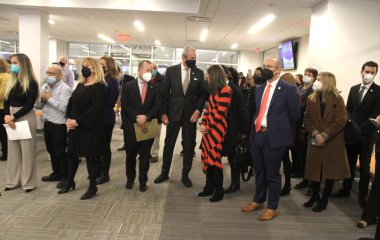 ABD First Lady 'si Jill Biden' ın New Jersey 'deki Bergen Koleji ziyareti. 20 Ocak 2022, New Jersey, ABD: ABD First Lady 'si, Jill Biden ve New Jersey Valisi. Phil Murphy New Jersey 'deki Bergen Halk Koleji' ni ziyaret etti ve basına konuştu 