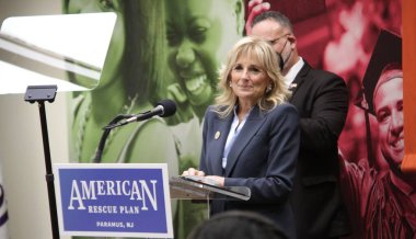 ABD First Lady 'si Jill Biden' ın New Jersey 'deki Bergen Koleji ziyareti. 20 Ocak 2022, New Jersey, ABD: ABD First Lady 'si, Jill Biden ve New Jersey Valisi. Phil Murphy New Jersey 'deki Bergen Halk Koleji' ni ziyaret etti ve basına konuştu 