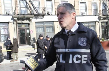 Polis Sendikası lideri Patrick Lynch ile Harlem 'de silahlı saldırı üzerine basın toplantısı. 22 Ocak 2022, Harlem, New York, ABD: Patrick Lynch, Amerikan Polis Sendikası lideri, Polis Memuru ve Polis Hayırseverler Derneği Başkanı 