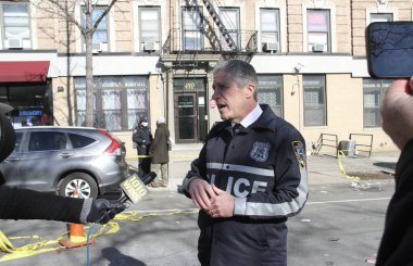 Polis Sendikası lideri Patrick Lynch ile Harlem 'de silahlı saldırı üzerine basın toplantısı. 22 Ocak 2022, Harlem, New York, ABD: Patrick Lynch, Amerikan Polis Sendikası lideri, Polis Memuru ve Polis Hayırseverler Derneği Başkanı 
