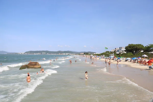 Les Baigneurs Profitent Une Journée Chaude Plage Populaire Jurere Internacional — Photo