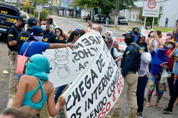 Kvinnor Som Gifta Med Interner Protesterar Efter Inställda Besök Fängelser — Stockfoto