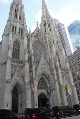 Jason Rivera 'nın uyanışı, St. Patricks Katedrali' nde NYPD memuru öldürüldü. 27 Ocak 2022, New York, ABD: Öldürülen NYPD memuru Jason Rivera 'nın uyanışı, 27 Ocak Perşembe günü 5. Cadde, Manhattan' daki Saint Patricks Katedrali 'nde gerçekleşti