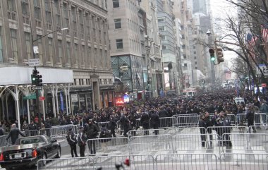 Jason Rivera için cenaze töreni, St. Patricks Katedrali 'nde NYPD memuru öldürüldü. 28 Ocak 2022, New York, ABD: Öldürülen NYPD memuru Jason Rivera 'nın cenaze töreni, 28 Ocak Cuma günü Saint Patricks Katedrali' nde gerçekleşti 