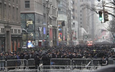 Jason Rivera için cenaze töreni, St. Patricks Katedrali 'nde NYPD memuru öldürüldü. 28 Ocak 2022, New York, ABD: Öldürülen NYPD memuru Jason Rivera 'nın cenaze töreni, 28 Ocak Cuma günü Saint Patricks Katedrali' nde gerçekleşti 