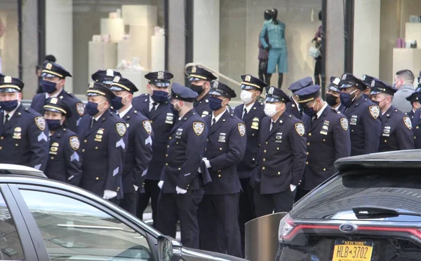 里维拉的觉醒 在圣帕克斯大教堂杀死了纽约警察 2022年1月27日 美国纽约 纽约警察杰森 里维拉 Jason Rivera 于周四 27日 — 图库照片