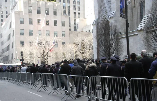 Larga Fila Personas Durante Estela Jason Rivera Mató Oficial Policía — Foto de Stock