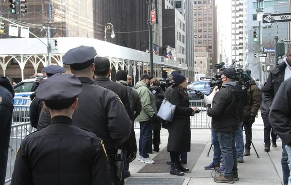 Lange Menschenschlange Beim Gedenken Jason Rivera Den Getöteten Nypd Beamten — Stockfoto