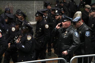 Jason Rivera için cenaze töreni, St. Patricks Katedrali 'nde NYPD memuru öldürüldü. 28 Ocak 2022, New York, ABD: Öldürülen NYPD memuru Jason Rivera 'nın cenaze töreni, 28 Ocak Cuma günü Saint Patricks Katedrali' nde gerçekleşti