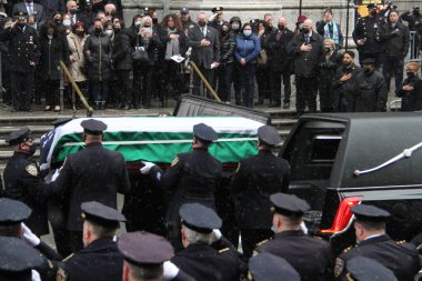 Jason Rivera için cenaze töreni, St. Patricks Katedrali 'nde NYPD memuru öldürüldü. 28 Ocak 2022, New York, ABD: Öldürülen NYPD memuru Jason Rivera 'nın cenaze töreni, 28 Ocak Cuma günü Saint Patricks Katedrali' nde gerçekleşti