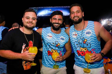 Brezilyalı şarkıcı Bell Marques Florianopolis 'teki Folia no Park' taki bir gösteride seyirciyi alkışlıyor. 28 Ocak 2022, Florianopolis, Santa Catarina, Brezilya. Brezilyalı şarkıcı Bell Marques Folia No Park 'taki bir gösteride seyirciyi neşelendiriyor