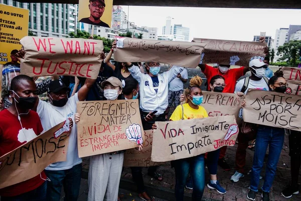 Протестующие Требуют Справедливости Время Протеста Против Смерти Конголезца Мозе Мугеньи — стоковое фото