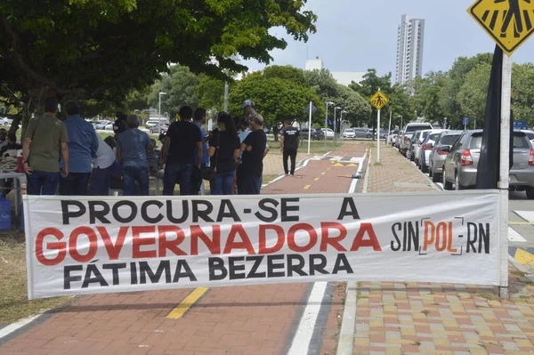 ストライキ中の警察官はナタール州知事の建物を占領している 2022年2月11日ブラジル グランデ ノルテ州 ストライキ中の市民警察官のグループは ナタール市の金曜日 に知事の建物を占有します — ストック写真