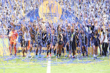 Bayanlar Futbol Süper Kupası Finali: Korintliler ve Gremio. 13 Şubat 2022, Sao Paulo, Brezilya. 2022 Bayanlar Futbol Süper Kupası finalinde Corinthians ile Gremio arasında oynanan futbol maçı, Neo Quimica Arena Stadyumu 'nda oynandı.