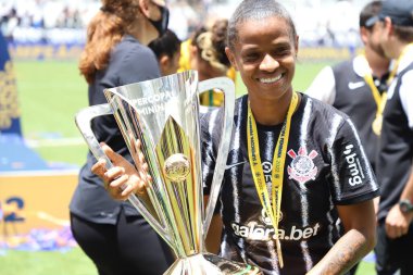 Bayanlar Futbol Süper Kupası Finali: Korintliler ve Gremio. 13 Şubat 2022, Sao Paulo, Brezilya. 2022 Bayanlar Futbol Süper Kupası finalinde Corinthians ile Gremio arasında oynanan futbol maçı, Neo Quimica Arena Stadyumu 'nda oynandı.