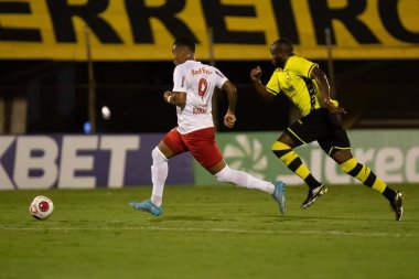 Paulista Futbol Şampiyonası: Sao Bernardo ve Red Bull Bragantino. 13 Şubat 2022, Sao Bernardo do Campo, Sao Paulo, Brezilya: O tecnico Mauricio Barbieri, do Red Bull Bragantino, Sao Bernardo ve Red Bull Bragantino arasındaki futbol maçı.