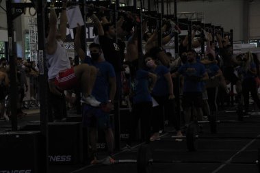 Crossfit sporcuları Brezilya Expofit Fuarı 'nın Curitiba' daki şampiyonasına katılırlar. 12 Şubat 2022, Curitiba, Parana, Brezilya: Crossfit sporcuları bu hafta sonu Güney Brezilya 'nın en büyük Fitness Fuarı' nda yarışıyorlar.