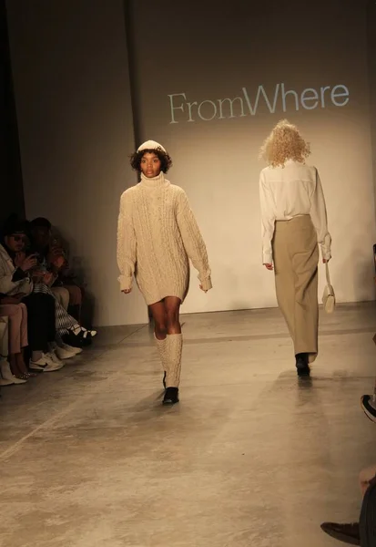 New Global Fashion Collective Nyfw Fromwhere Women Febrero 2022 Brooklyn —  Fotos de Stock