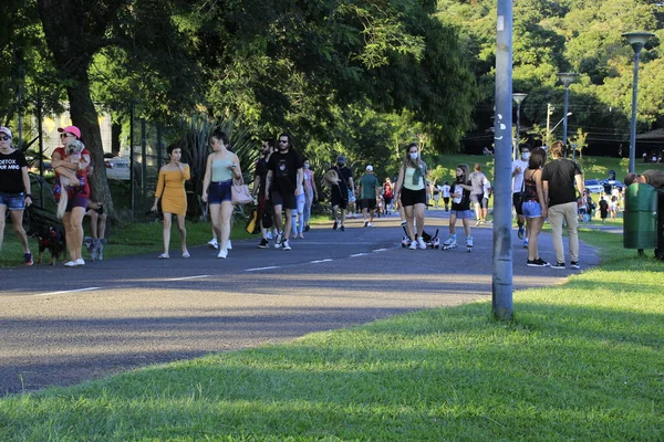 Güneşli Bir Gün Halkı Curitiba Daki Barigui Park Götürür Şubat — Stok fotoğraf