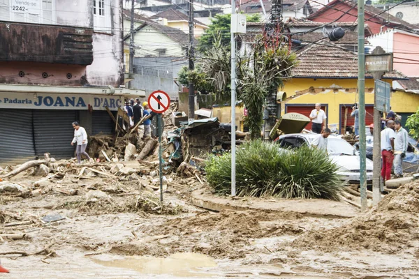 洪水後のペトロポリスでの被害は市内を襲い 少なくとも80人が死亡した 2022年2月16日ブラジル リオデジャネイロ州ペトロポリスで発生した洪水による被害状況 — ストック写真