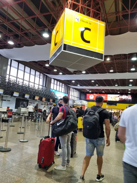 Brazilië Sao Paulo Februari 2022 Veel Beweging Guarulhos International Airport — Stockfoto