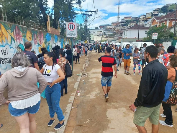 Petrópolis Rio Janeiro Brasil Fevereiro 2022 Uma Longa Fila Pessoas — Fotografia de Stock