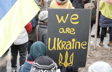 Ukraynalılar, Rusya 'nın Ukrayna' yı BM Karargahı 'nda işgal etmesini protesto etti. 24 Şubat 2022, New York, ABD: New York 'taki bazı Ukraynalılar Rusya' nın Ukrayna 'yı işgal etmesini protesto ettiler
