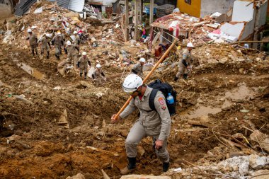 Petropolis 'teki yağmurlar yüzünden heyelan sonucu oluşan hasarın görüntüsü. 24 Şubat 2022, Petropolis, Rio de Janeiro, Brezilya: Morro da Oficina 'da yağan yağmurlar nedeniyle heyelanın yol açtığı hasarın görüntüsü