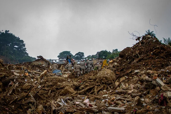 Vista Del Daño Causado Por Deslizamiento Tierra Debido Las Lluvias — Foto de Stock