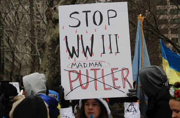 Ukrainer Protestieren Vor Dem Hauptquartier Gegen Die Russische Invasion Der — kostenloses Stockfoto