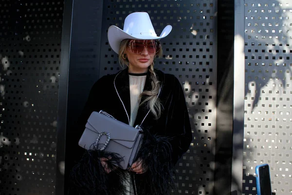 Público Llega Para Espectáculo Marca Gucci Durante Semana Moda Milán — Foto de Stock