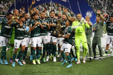 Sudamericana Futbol Recopa Finali: Palmeiras ve Athletico-PR. 2 Mart 2022, Sao Paulo, Brezilya. Athletico Paranaensa 'ya karşı 2-0' lık galibiyetten sonra Sudamericana Futbol Recopa Finali
