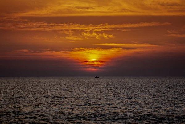 Des Pêcheurs Palestiniens Naviguent Sur Bateau Méditerranée Gaza Mars 2022 — Photo