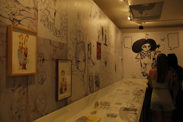 Виставка Розповідає Про Траєкторію Бразильських Художників Графіті Осгемоса Mon Курітібі — стокове фото
